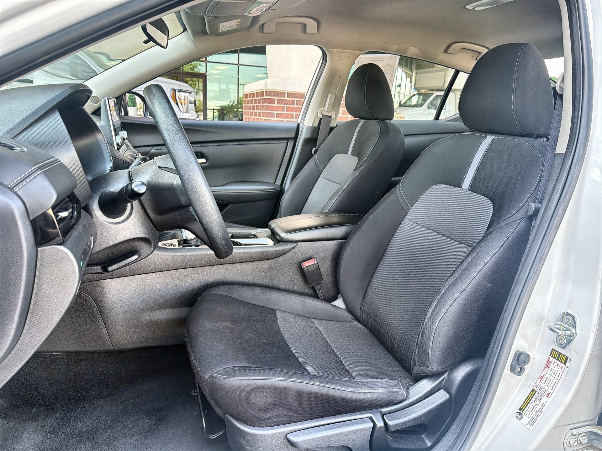 Used 2024 Nissan Sentra SV FWD image 11