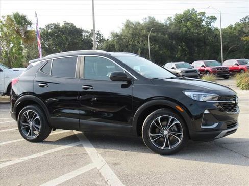 Used 2022 Buick Encore GX Select image 2