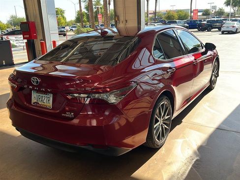 Used 2021 Toyota Camry XLE image 4