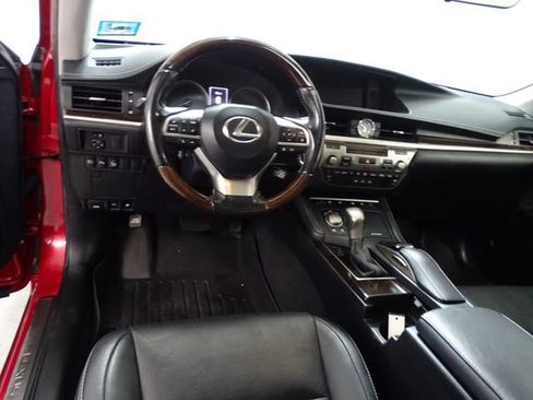 Used 2018 Lexus ES 300h FWD image 5
