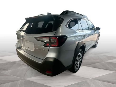 Used 2025 Subaru Outback Premium AWD/4WD image 8