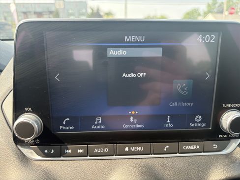 Used 2025 Nissan Sentra SV FWD image 26