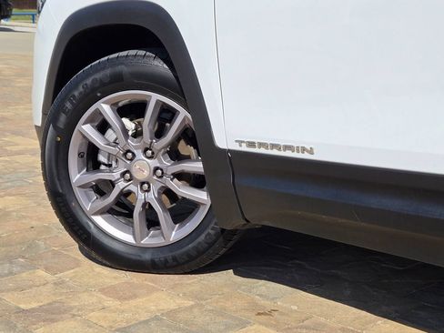 Used 2024 GMC Terrain SLT AWD/4WD image 31