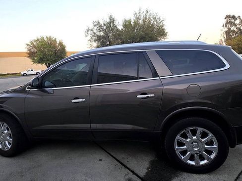 Used 2012 Buick Enclave Leather FWD image 2
