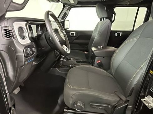 Used 2024 Jeep Wrangler Unlimited Sahara AWD/4WD image 10