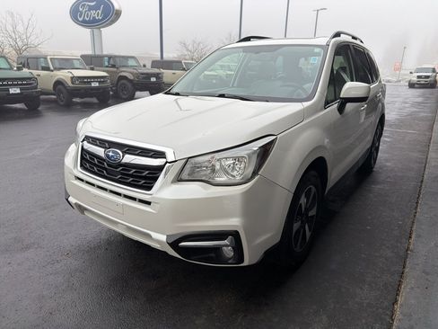 Used 2017 Subaru Forester 2.5i Limited image 3