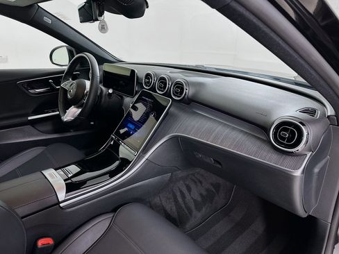 Used 2025 Mercedes-Benz C 300 Sedan image 31