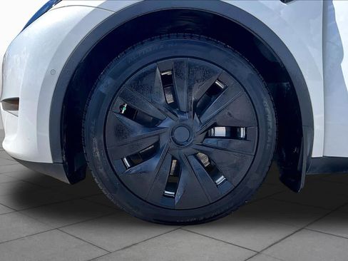 Used 2022 Tesla Model Y Long Range AWD/4WD image 11