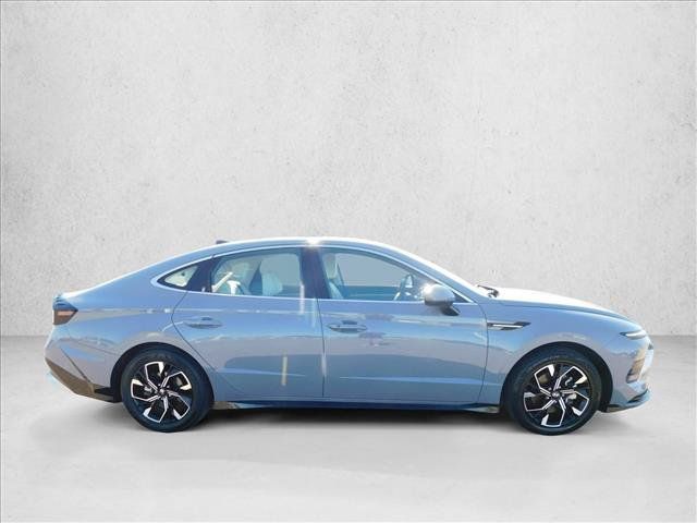 Used 2025 Hyundai Sonata SEL FWD image 7