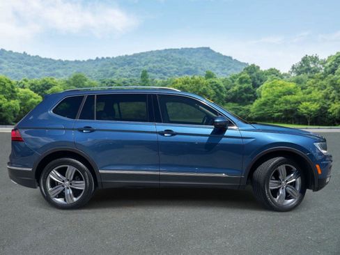 Used 2020 Volkswagen Tiguan SEL FWD image 23