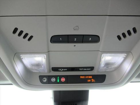 Used 2021 Chevrolet Equinox Premier image 28