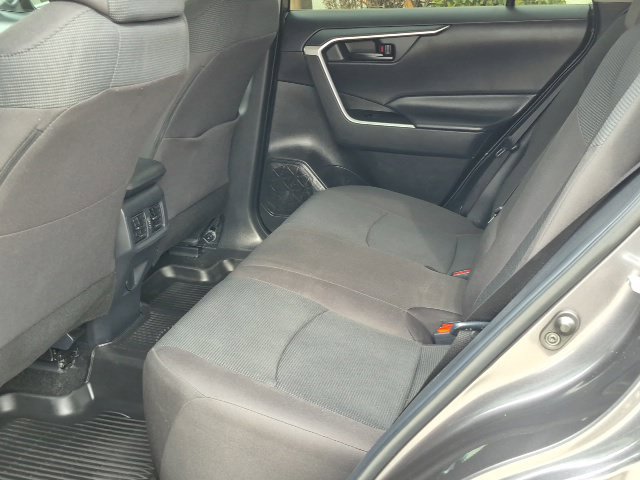 Used 2024 Toyota RAV4 LE FWD image 18