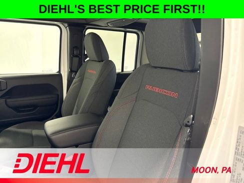 New 2026 Jeep Gladiator Rubicon w/ Steel Power Dome Hood Package AWD/4WD image 18