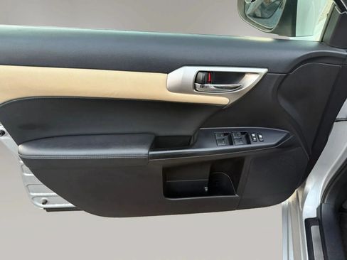 Used 2014 Lexus CT 200h FWD image 13