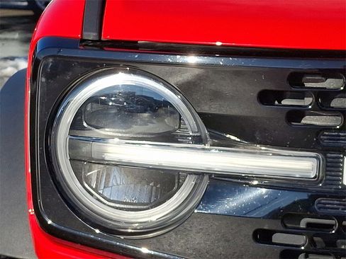 Used 2023 Ford Bronco Wildtrak image 9