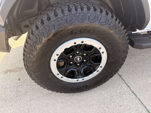 Used 2024 Ford Bronco Outer Banks w/ Sasquatch Package AWD/4WD image 6