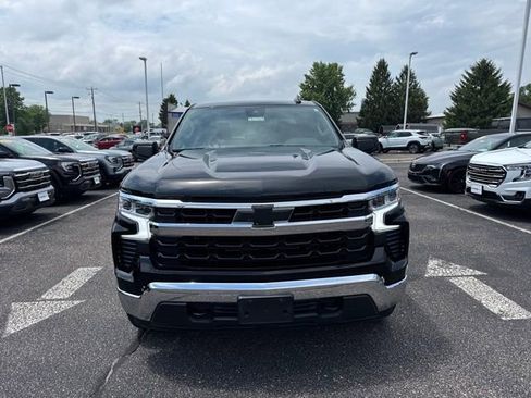 Used 2023 Chevrolet Silverado 1500 LT AWD/4WD image 2