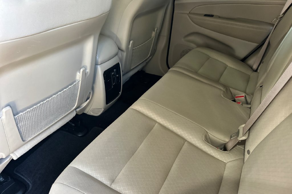 Used 2022 Jeep Grand Cherokee Laredo E RWD image 12