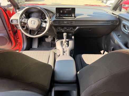 Certified 2025 Honda HR-V Sport image 15