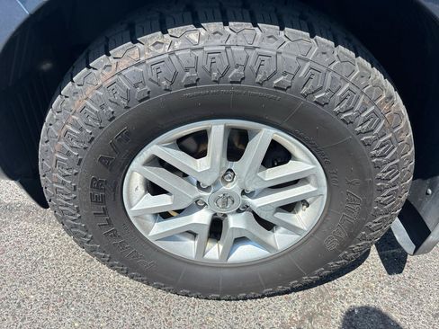Used 2014 Nissan Frontier SV w/ SV Value Truck Package AWD/4WD image 22