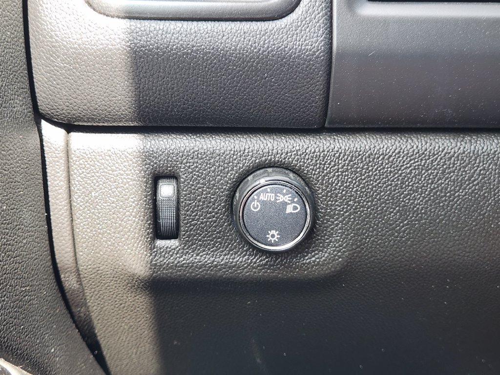 Used 2022 Chevrolet Colorado LT w/ Fleet Safety Package RWD image 21