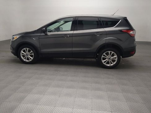Used 2017 Ford Escape SE FWD image 3