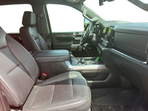Used 2024 Chevrolet Silverado 2500 LTZ w/ LTZ Convenience Package AWD/4WD image 8