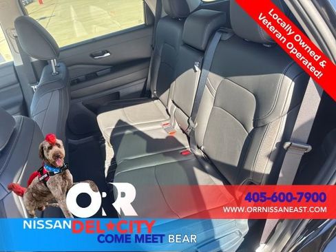 New 2025 Nissan Pathfinder SL w/ Lighting Package (N92) image 13