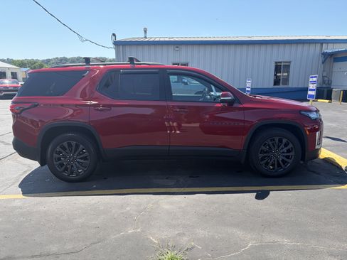 Used 2023 Chevrolet Traverse RS AWD/4WD image 6
