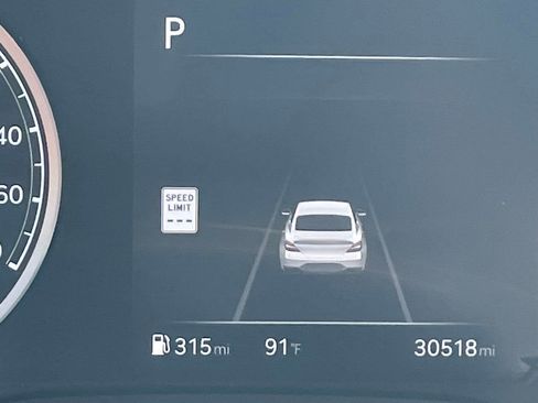 Used 2025 Genesis G70 2.5T AWD/4WD image 12