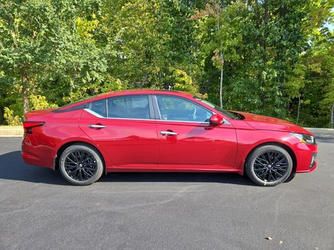 New 2025 Nissan Altima 2.5 SV w/ SV Special Edition Package image 2