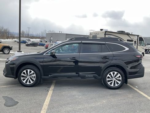 Used 2025 Subaru Outback Premium image 27