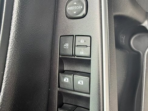 Used 2017 Toyota Camry SE FWD image 34