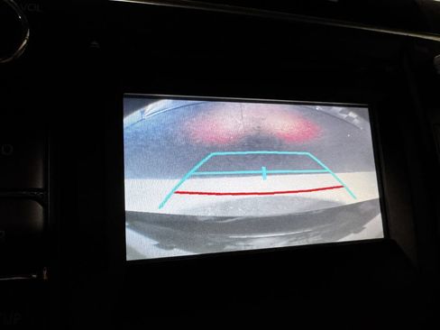 Used 2015 Toyota Camry LE FWD image 9