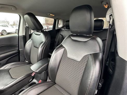 Used 2021 Jeep Compass Latitude image 28