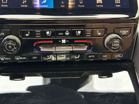 Used 2023 Jeep Grand Cherokee Summit w/ Luxury Tech Group V image 30