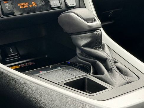 Certified 2022 Toyota RAV4 XLE Premium AWD/4WD image 24