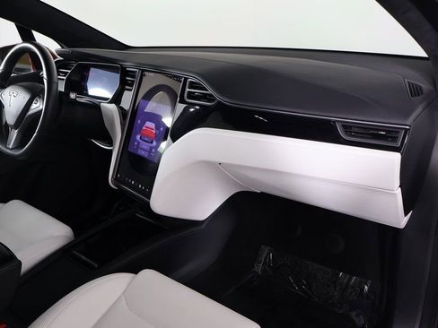 Used 2020 Tesla Model X Long Range image 9