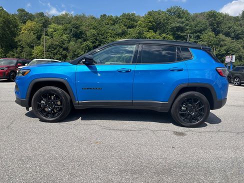 Used 2023 Jeep Compass Latitude w/ Convenience Group AWD/4WD image 30