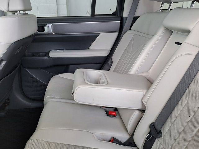 Used 2025 Hyundai Santa Fe SEL FWD image 24