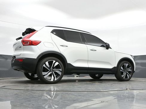 Used 2023 Volvo XC40 B5 Ultimate w/ Protection Package Premier AWD/4WD image 42