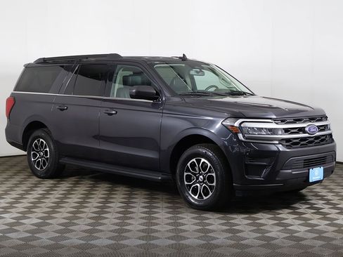 Used 2024 Ford Expedition Max XLT image 2