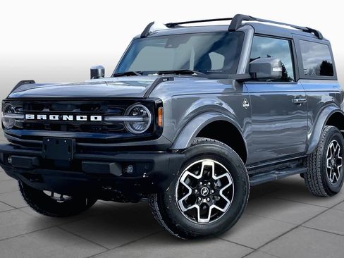 Used 2022 Ford Bronco Outer Banks image 1
