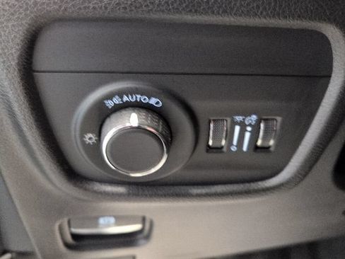 Used 2023 Jeep Grand Cherokee Altitude AWD/4WD image 16