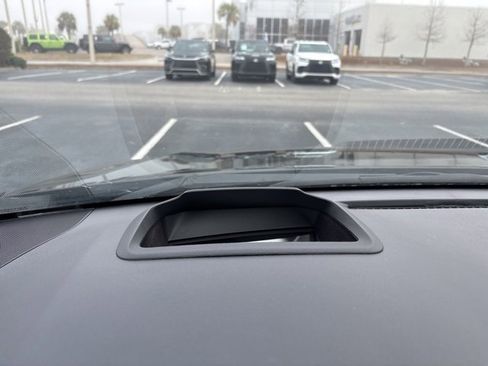 Used 2025 Toyota Sienna Platinum image 6