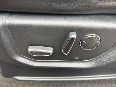 Used 2017 Ford F250 Lariat w/ Lariat Ultimate Package AWD/4WD image 12
