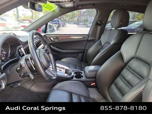 Used 2023 Porsche Macan image 11