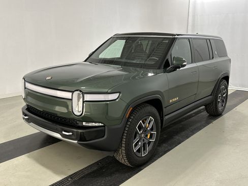 Used 2024 Rivian R1S Adventure image 1