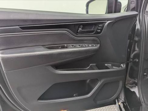 Used 2023 Honda Odyssey Elite image 13