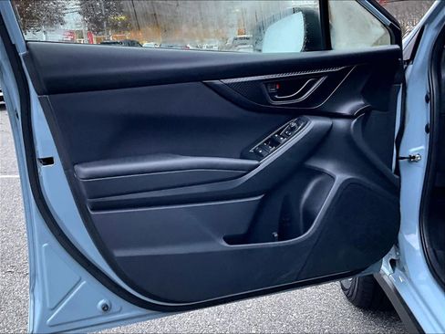 Used 2023 Subaru Crosstrek 2.0i image 9